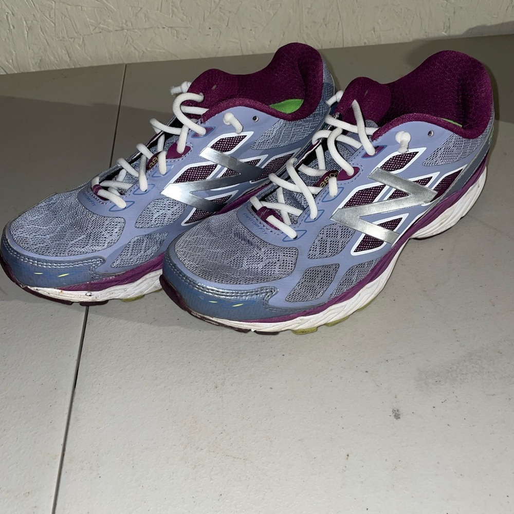 New Balance Womens 880 V5 W880PP5 Gray Purple Running Shoes Lace Up Size 9